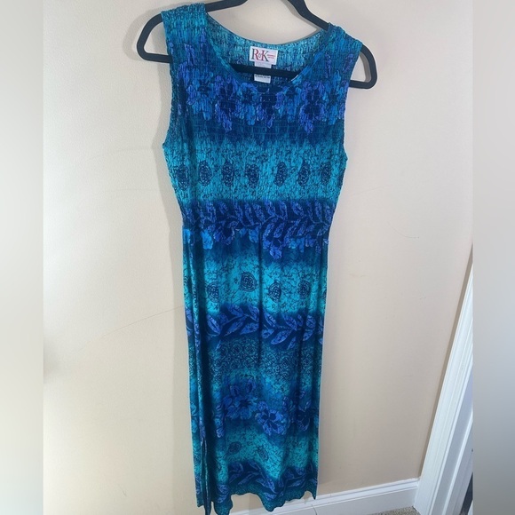 R&K Dresses & Skirts - Vintage R & K Original 90s boho blue medallion floral dress wooden button 6P